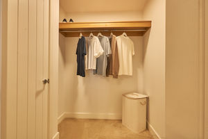 Walk In Wardrobe- click for photo gallery